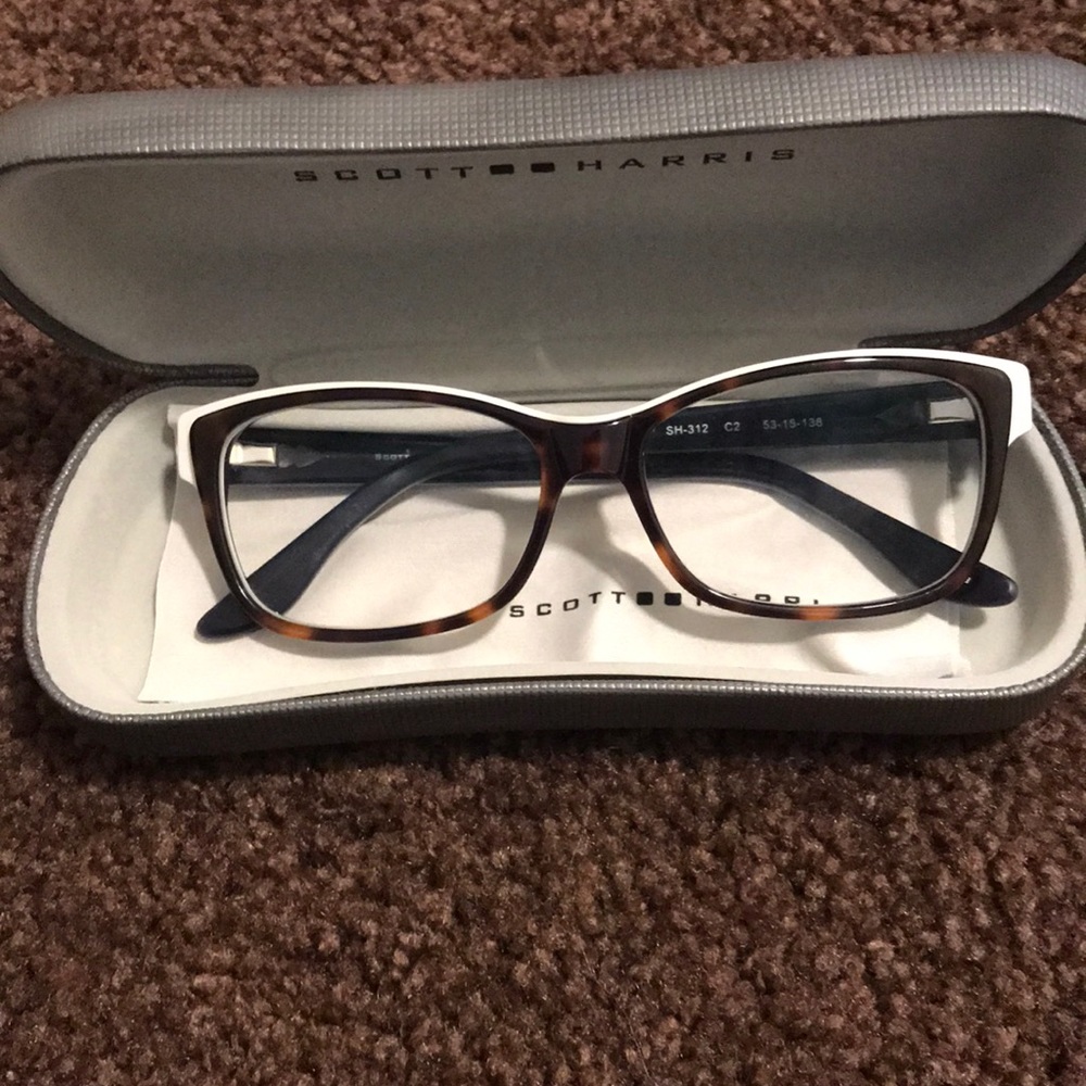 Scott Harris women’s glasses